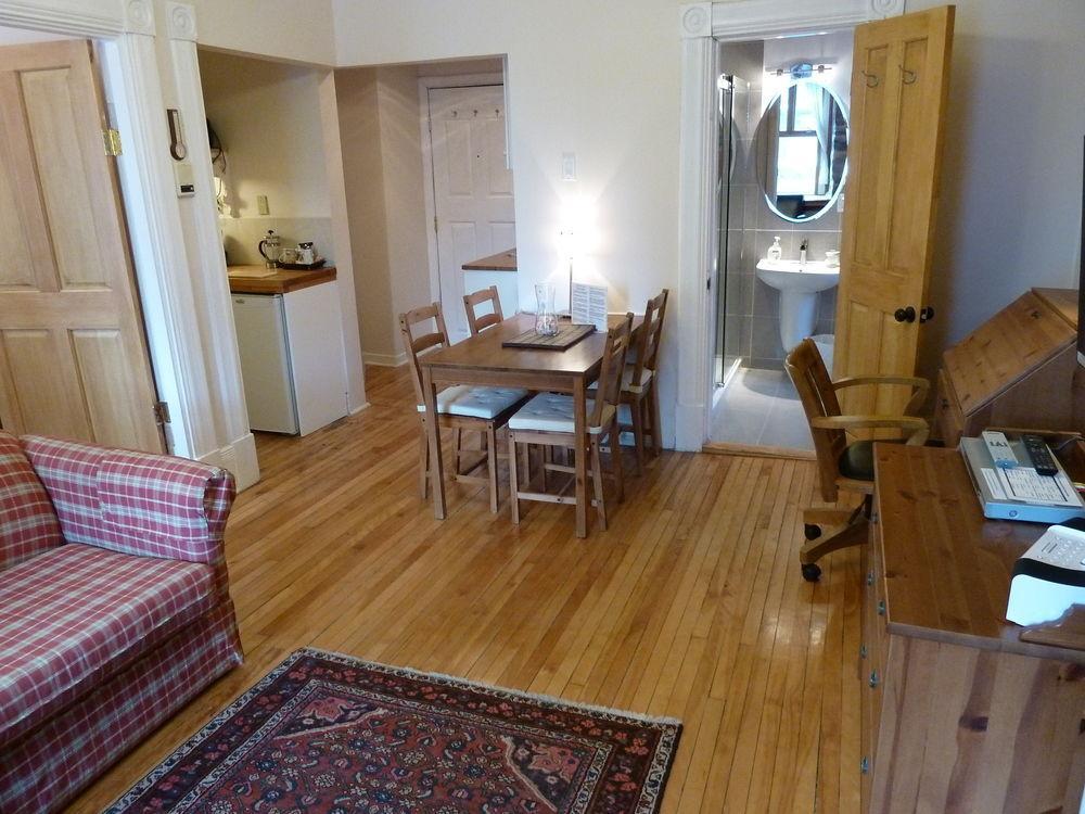Gite University Bed And Breakfast Montréal Esterno foto