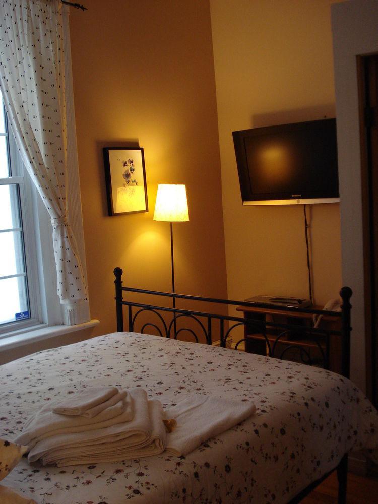 Gite University Bed And Breakfast Montréal Esterno foto